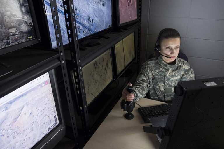 Army personal working at Defense Logistics Agency
